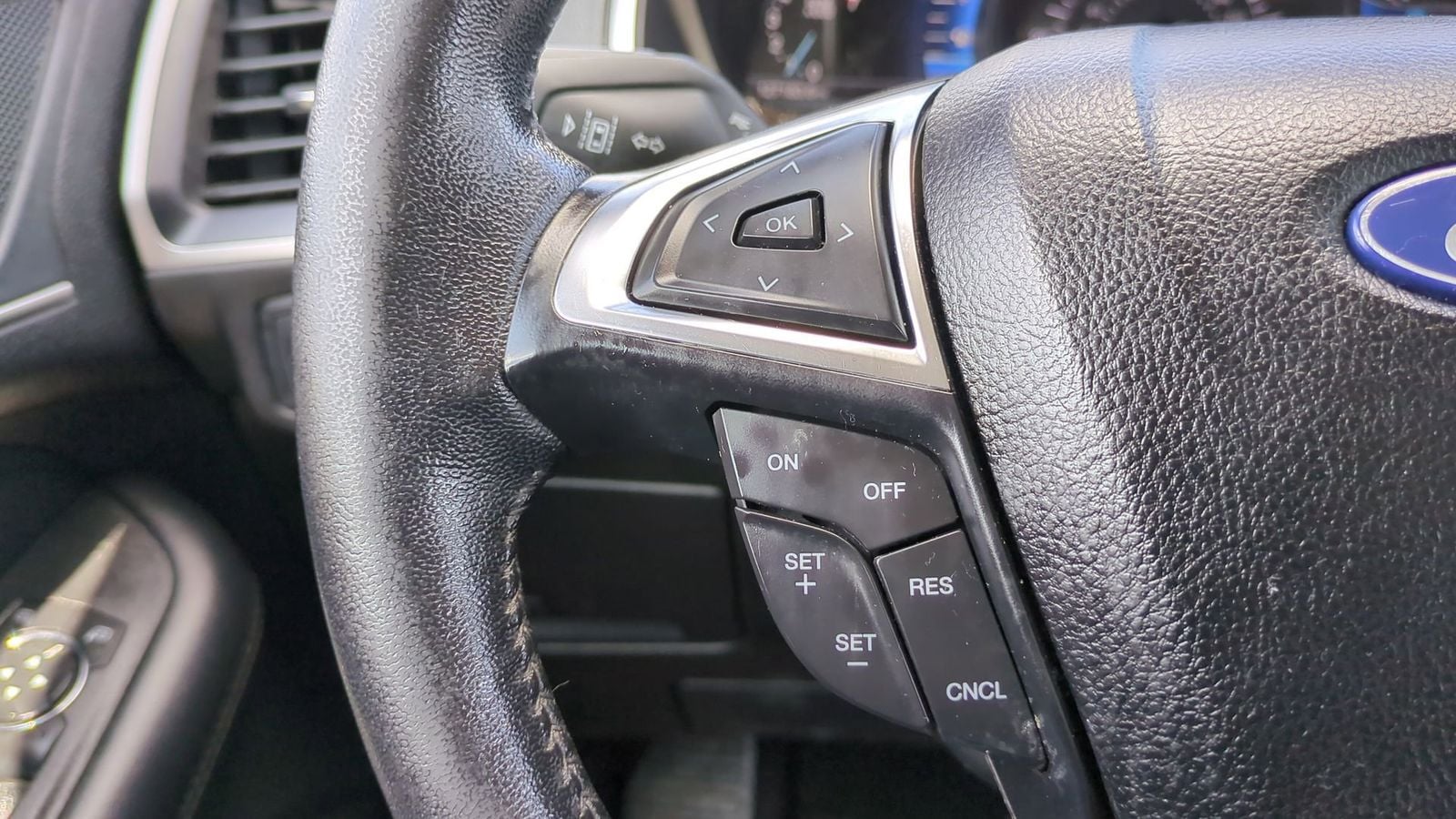 Thumbnail: 2021 Ford Edge - 23