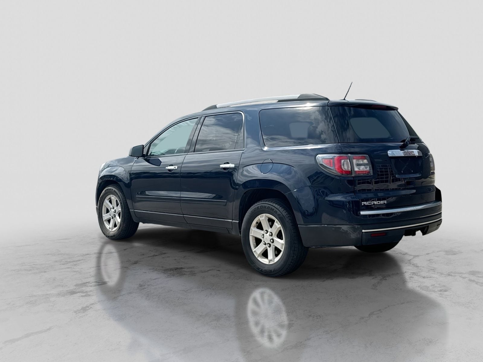 Thumbnail: 2015 GMC Acadia - 3