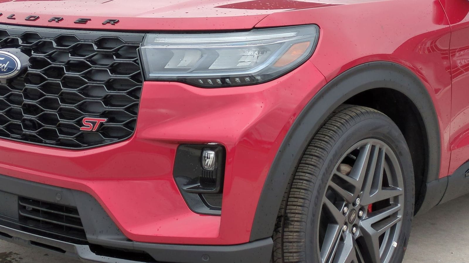 2025 Ford Explorer ST 10