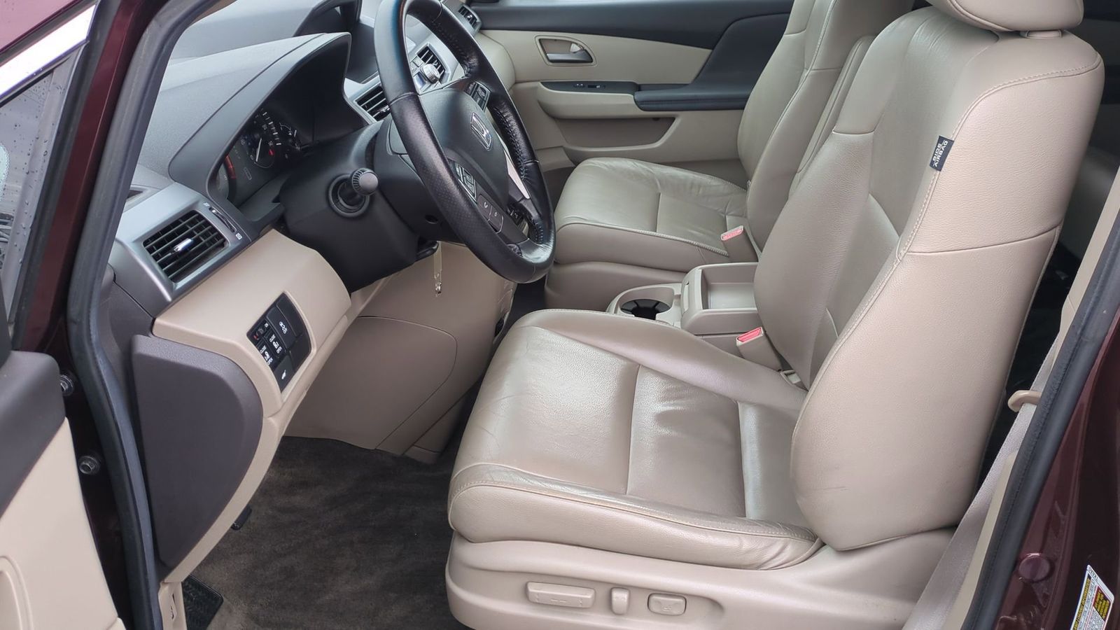 Thumbnail: 2012 Honda Odyssey - 13