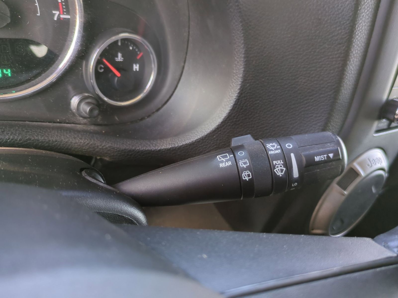 Thumbnail: 2012 Jeep Wrangler - 30