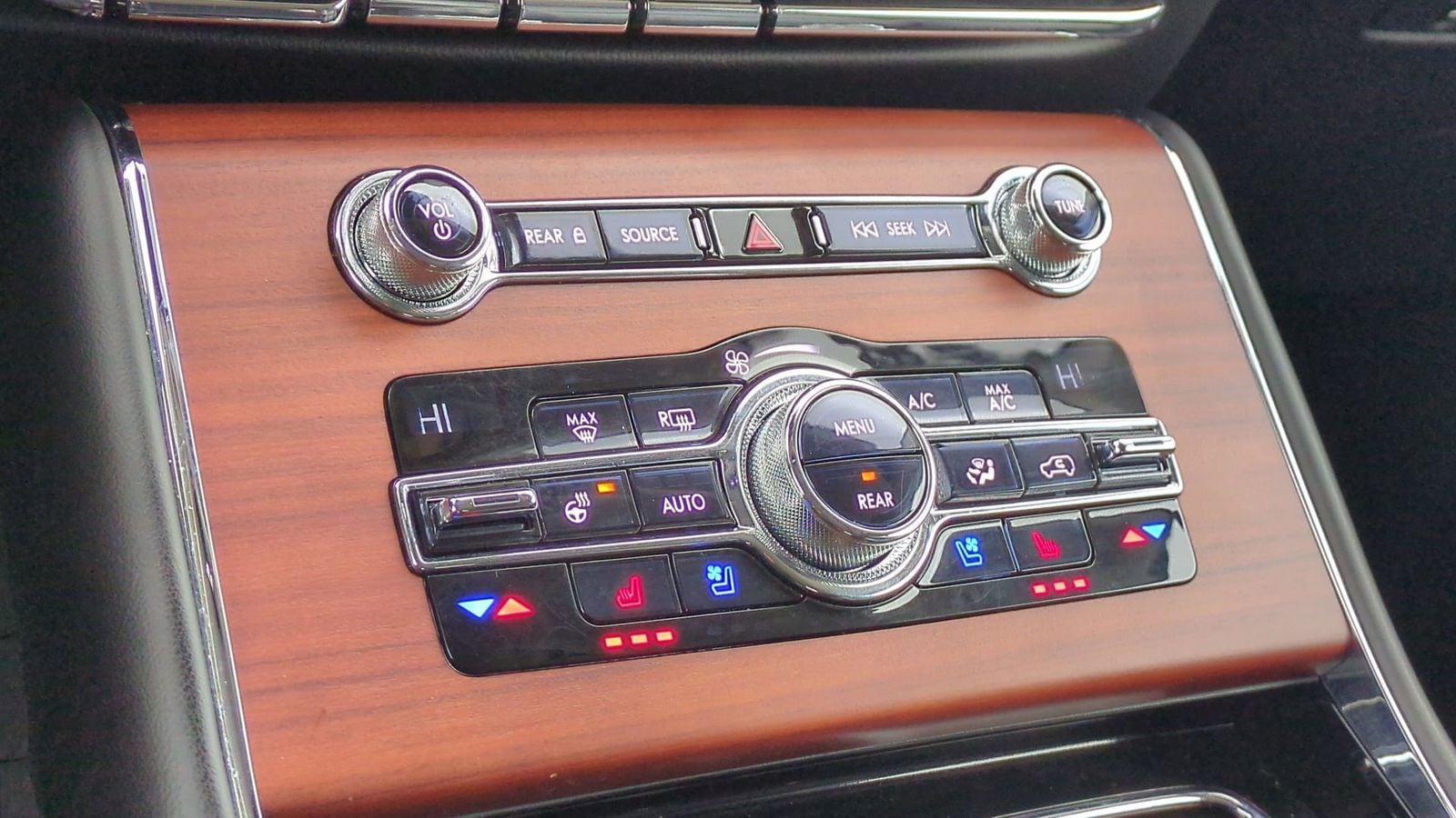 Thumbnail: 2020 Lincoln Aviator - 34