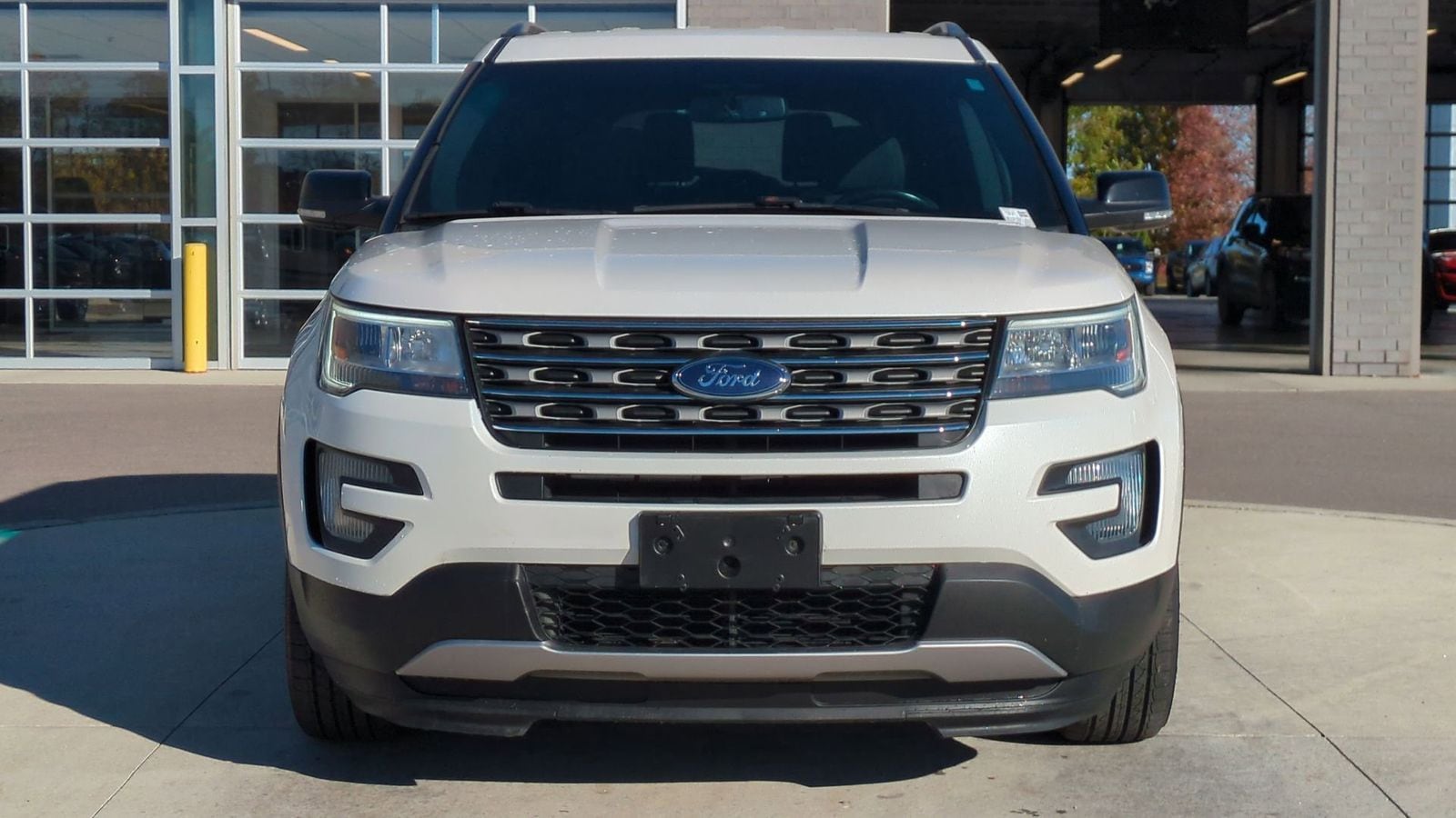 Thumbnail: 2016 Ford Explorer - 9