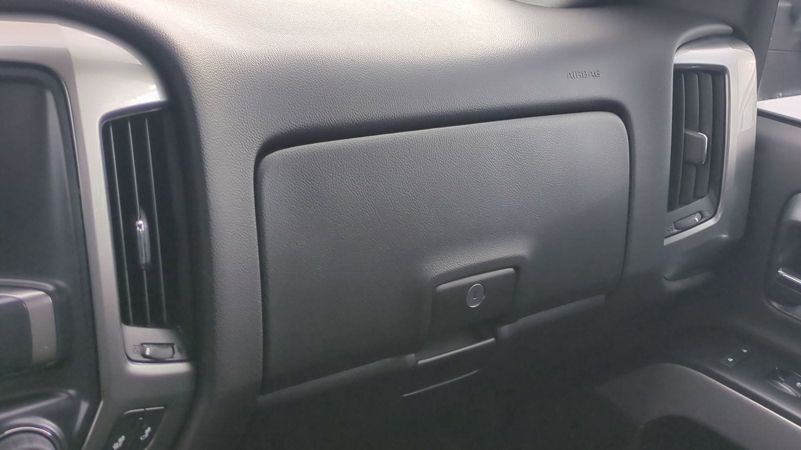 Thumbnail: 2019 Chevrolet Silverado 1500 - 33