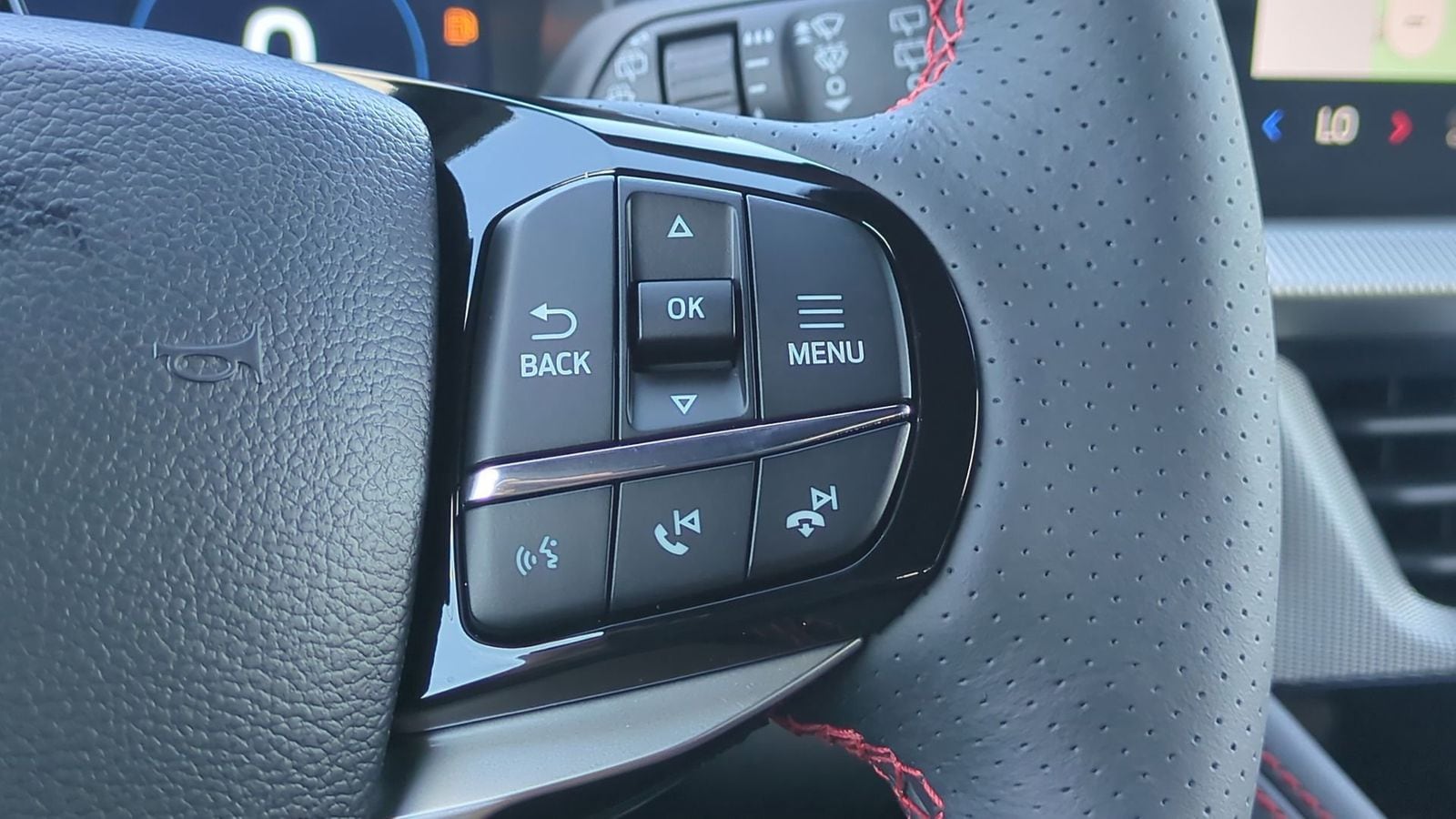 Thumbnail: 2025 Ford Explorer - 21