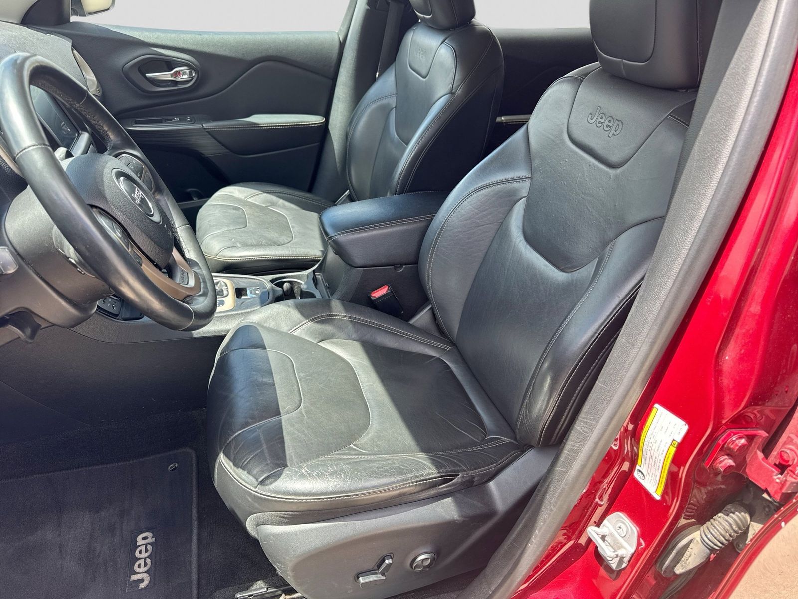 Thumbnail: 2016 Jeep Cherokee - 18