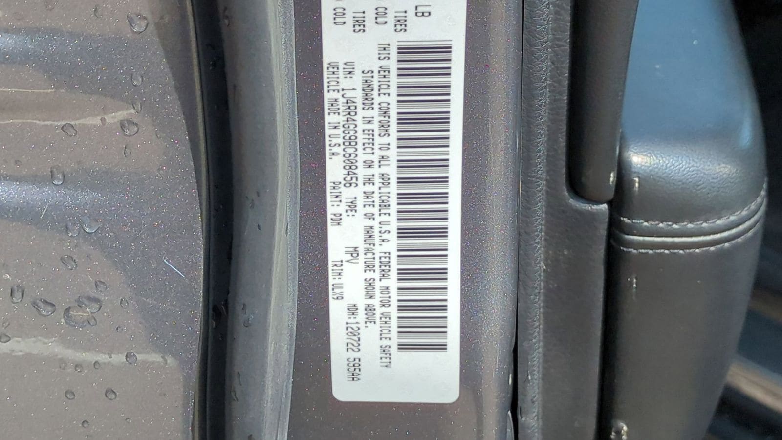 Thumbnail: 2011 Jeep Grand Cherokee - 36