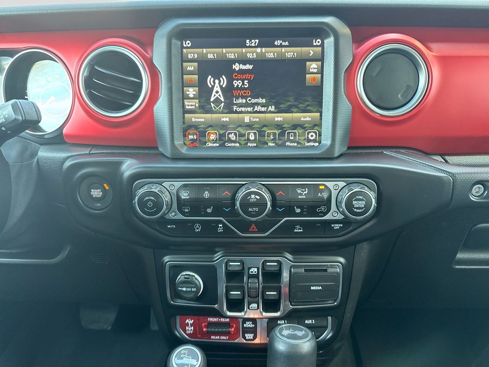 Thumbnail: 2021 Jeep Wrangler - 29