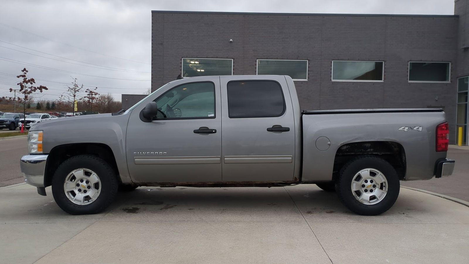 2013 Chevrolet Silverado 1500 LT photo 2