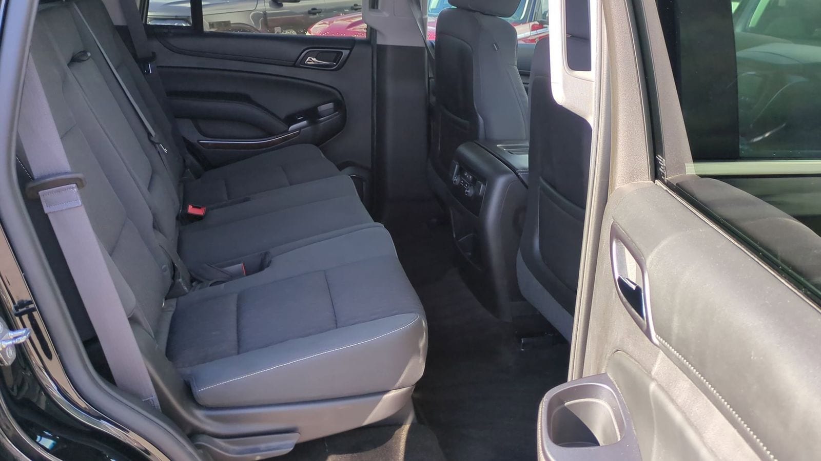 Thumbnail: 2015 Chevrolet Tahoe - 18