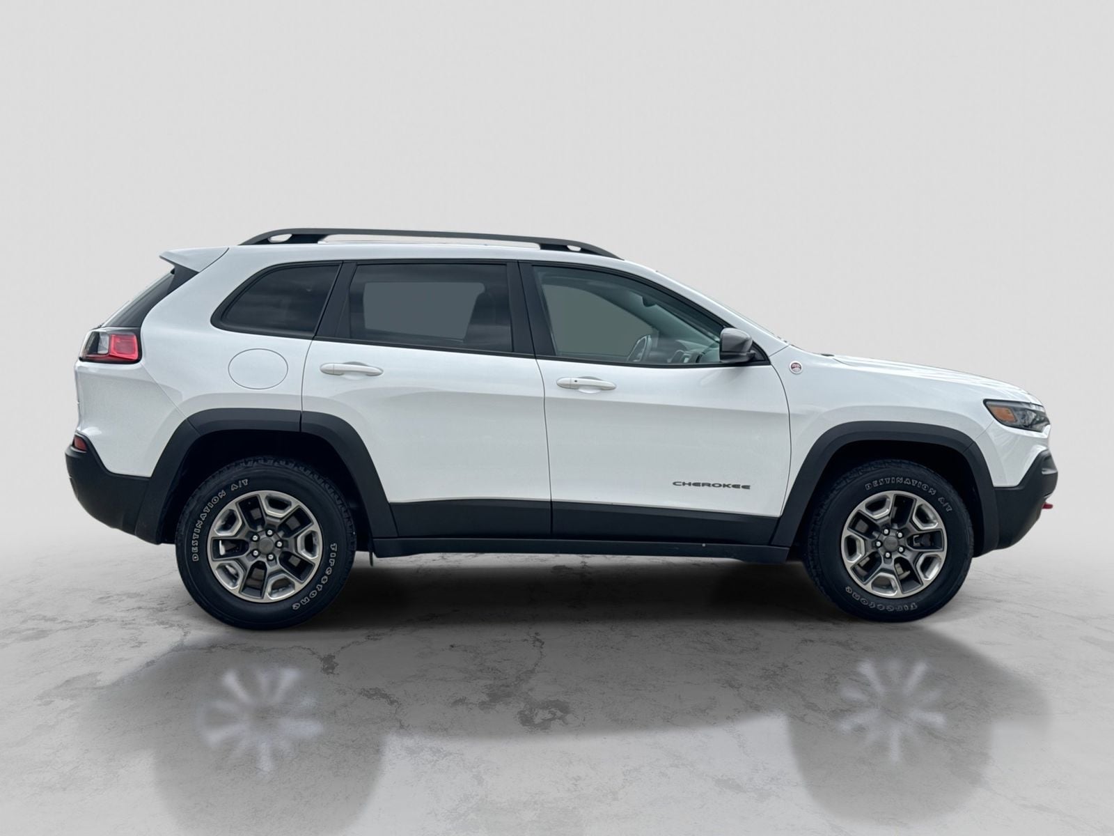 Thumbnail: 2019 Jeep Cherokee - 8