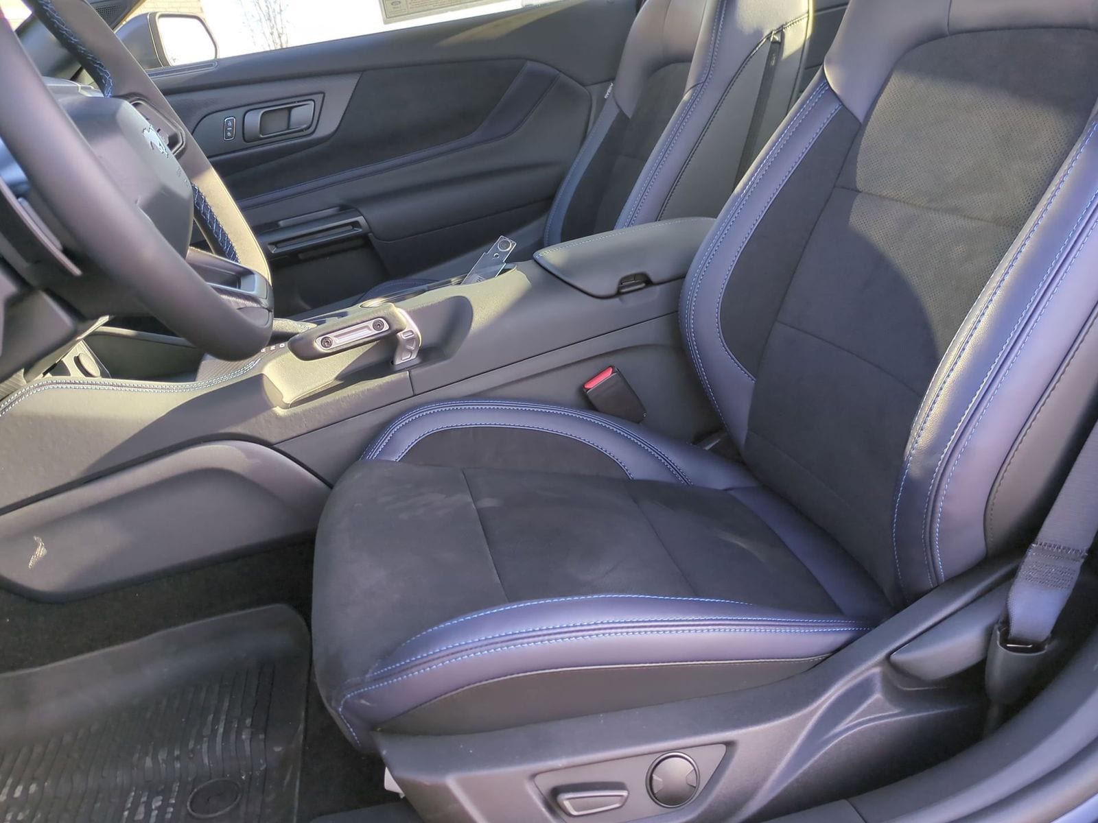 Thumbnail: 2025 Ford Mustang - 17