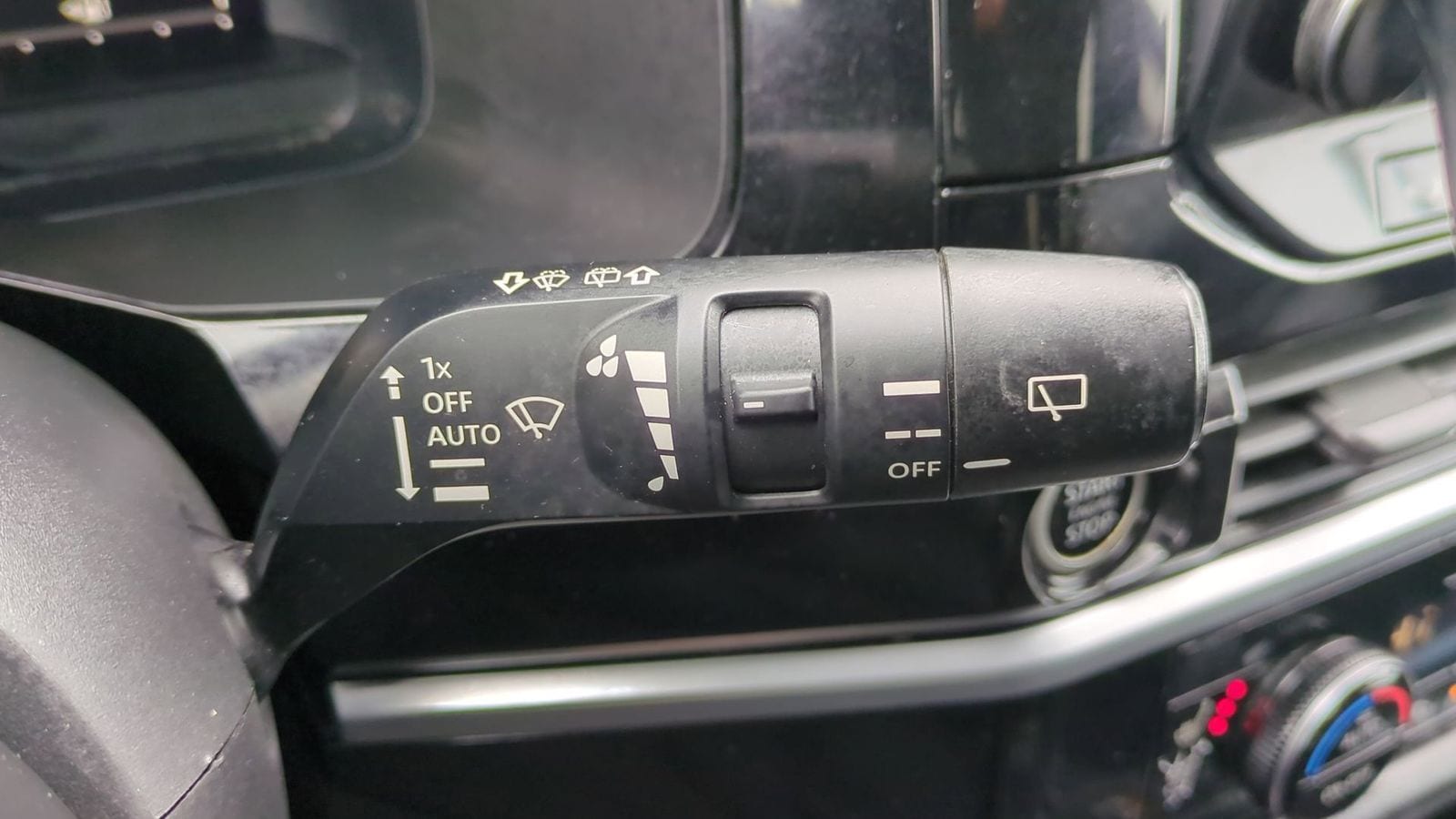 Thumbnail: 2022 Nissan Pathfinder - 25