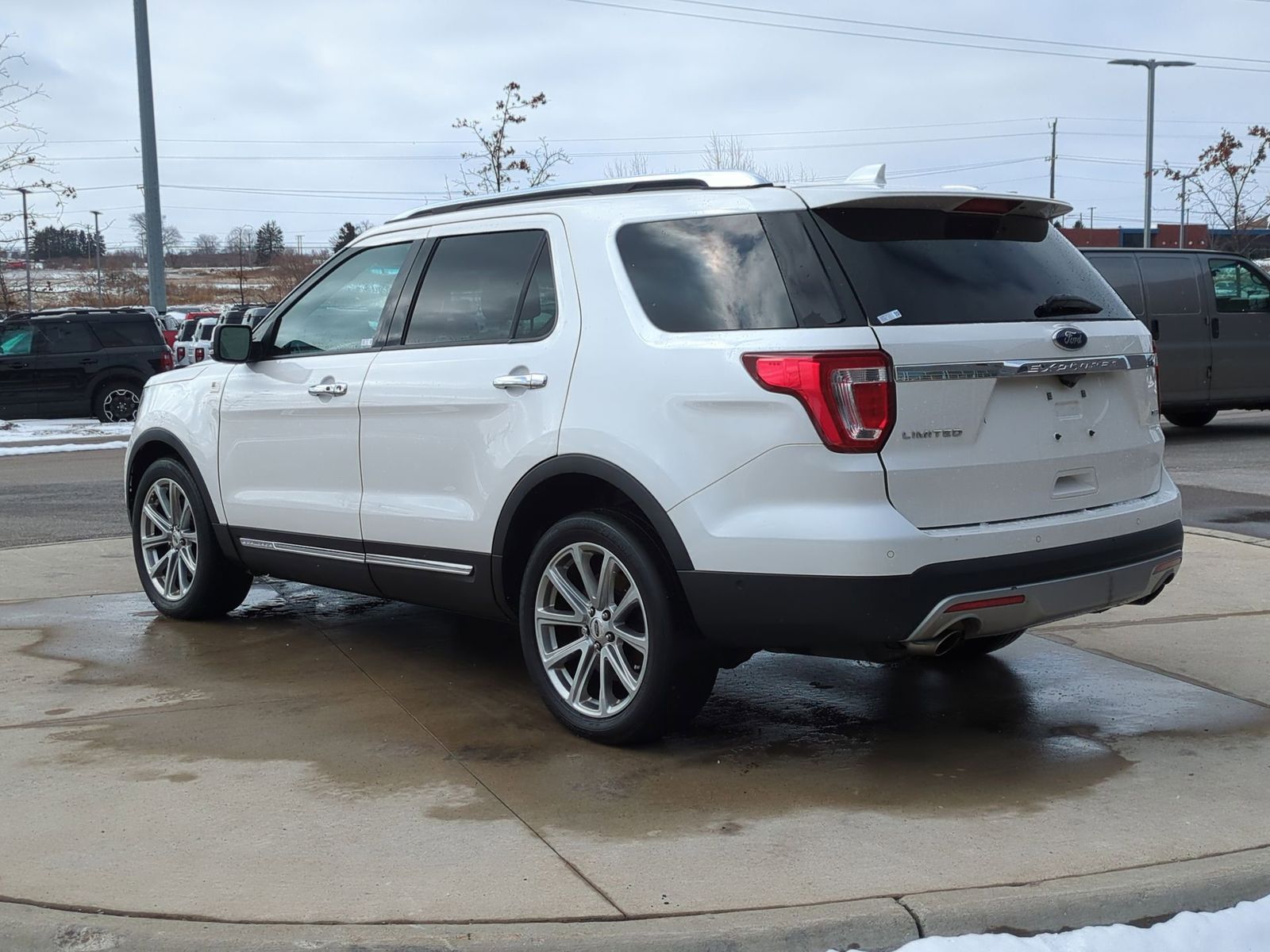 Thumbnail: 2016 Ford Explorer - 5