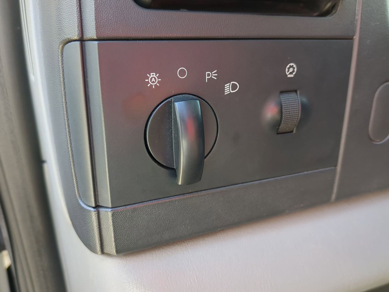 Thumbnail: 2006 Ford F-350 - 17