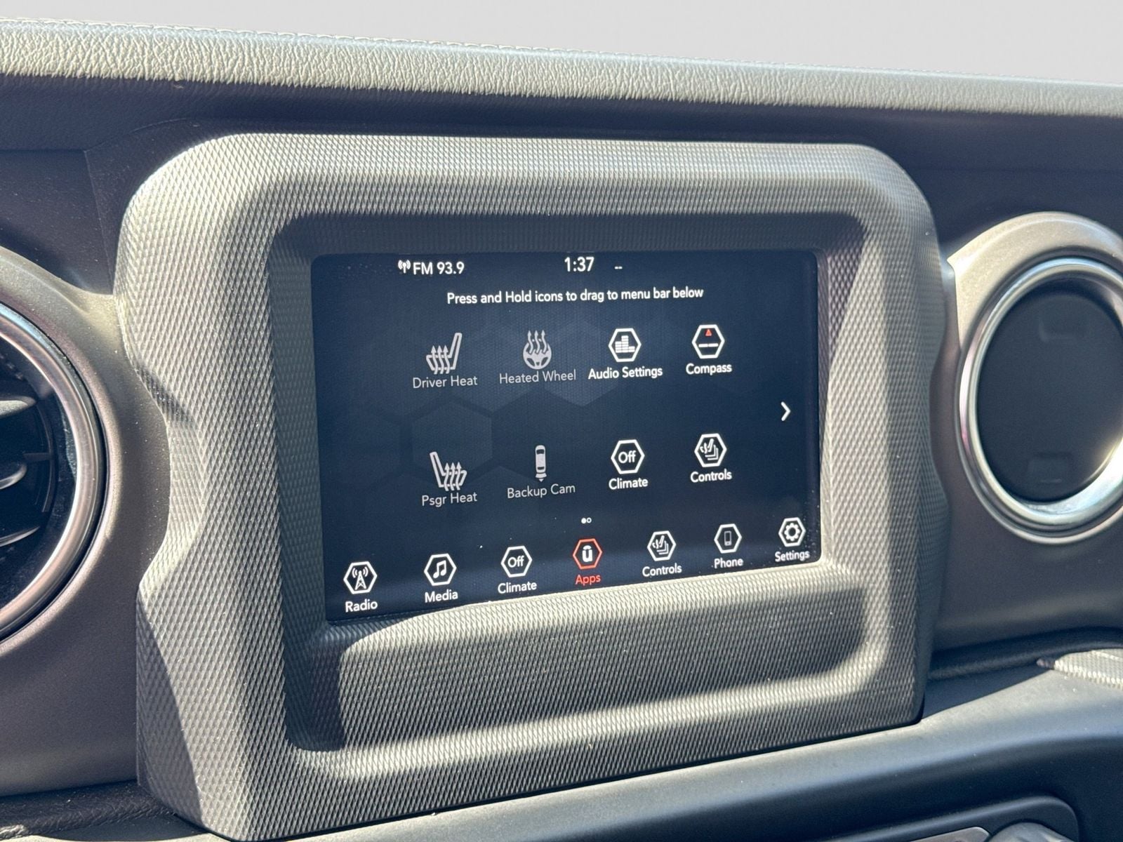 Thumbnail: 2021 Jeep Wrangler - 29