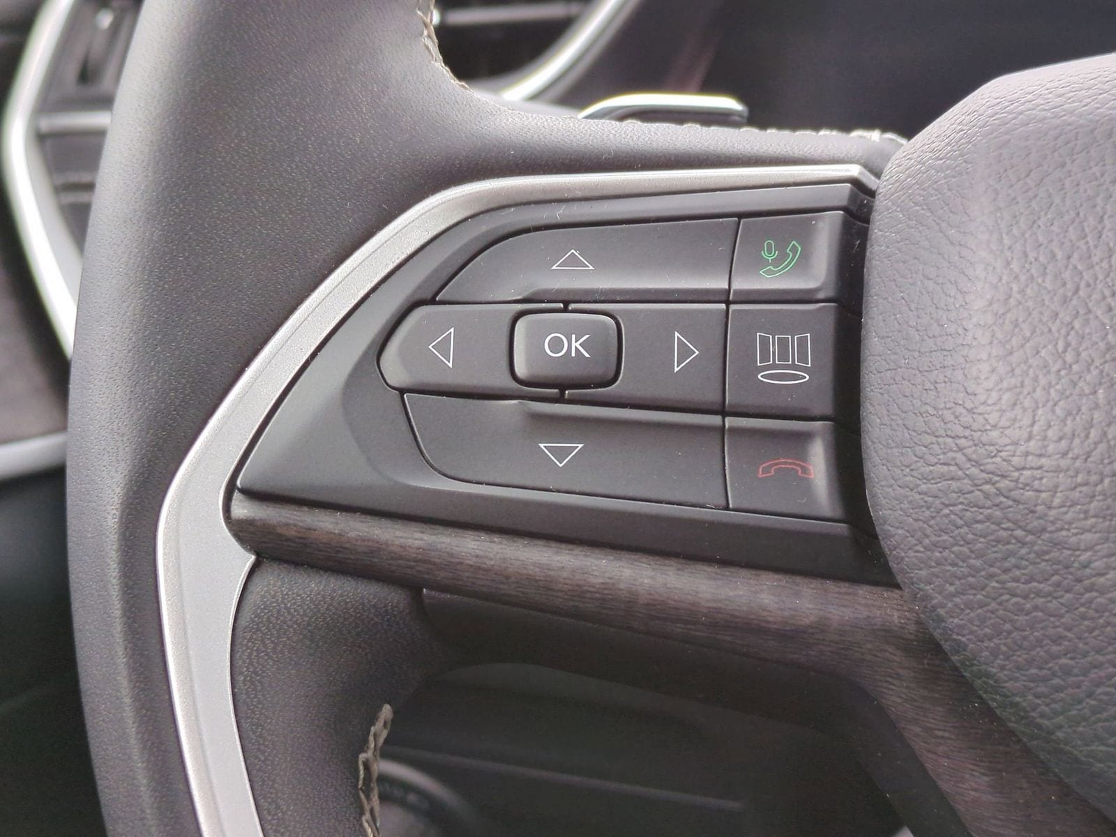 Thumbnail: 2023 Jeep Grand Cherokee - 29