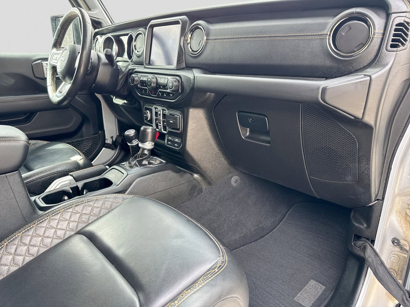 Thumbnail: 2022 Jeep Wrangler - 8