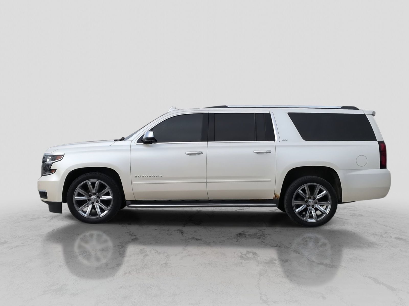 Thumbnail: 2015 Chevrolet Suburban - 3