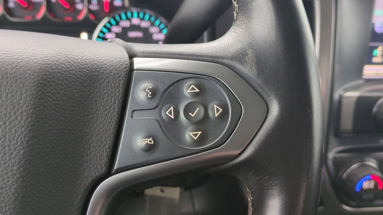 Thumbnail: 2015 Chevrolet Silverado 1500 - 27