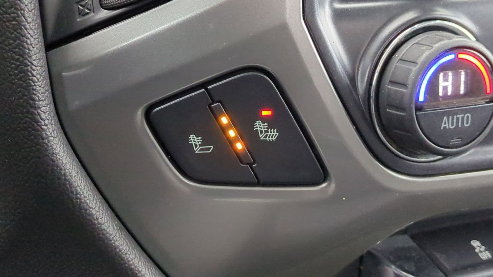 Thumbnail: 2015 Chevrolet Silverado 1500 - 36