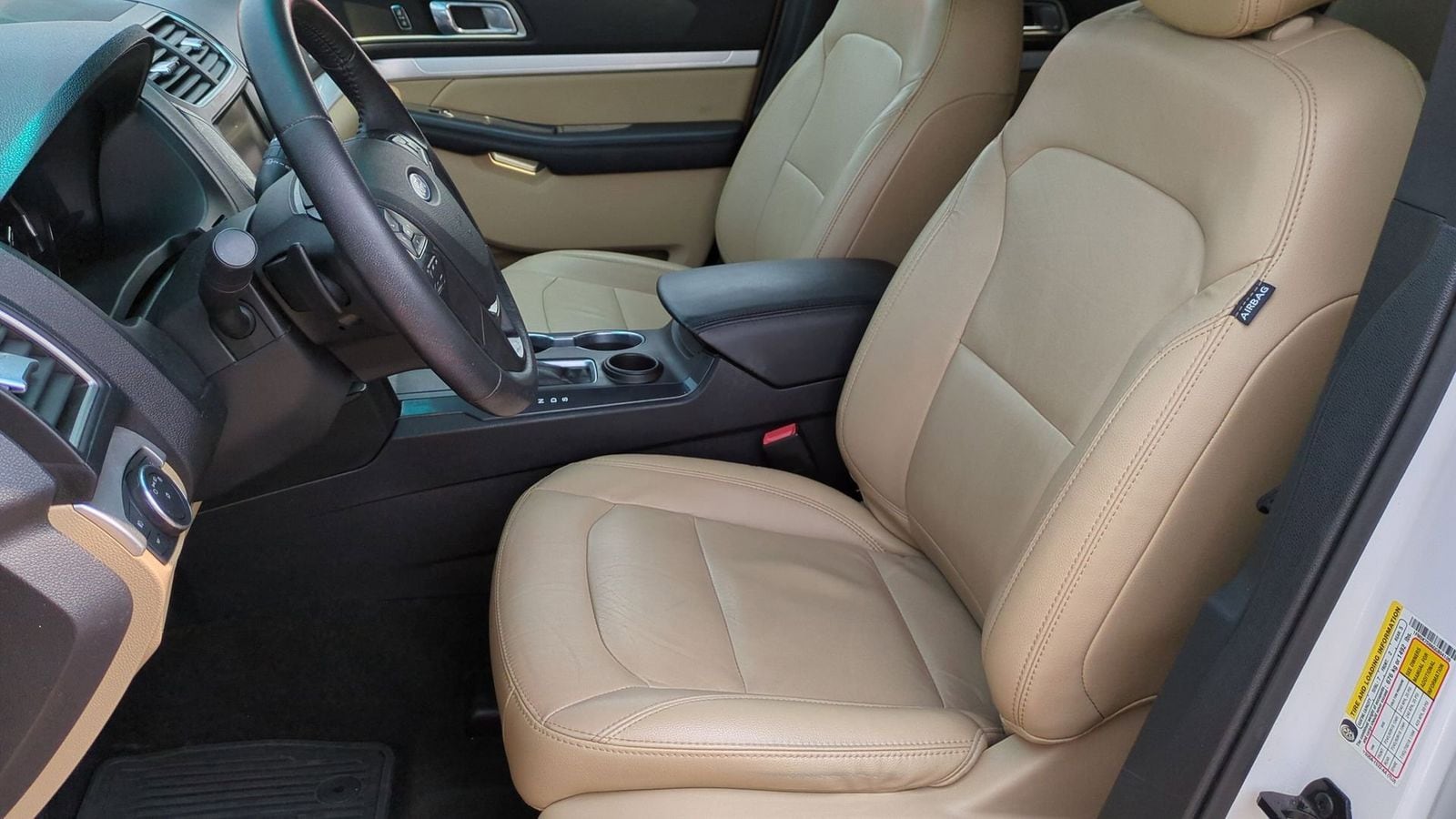 Thumbnail: 2016 Ford Explorer - 17
