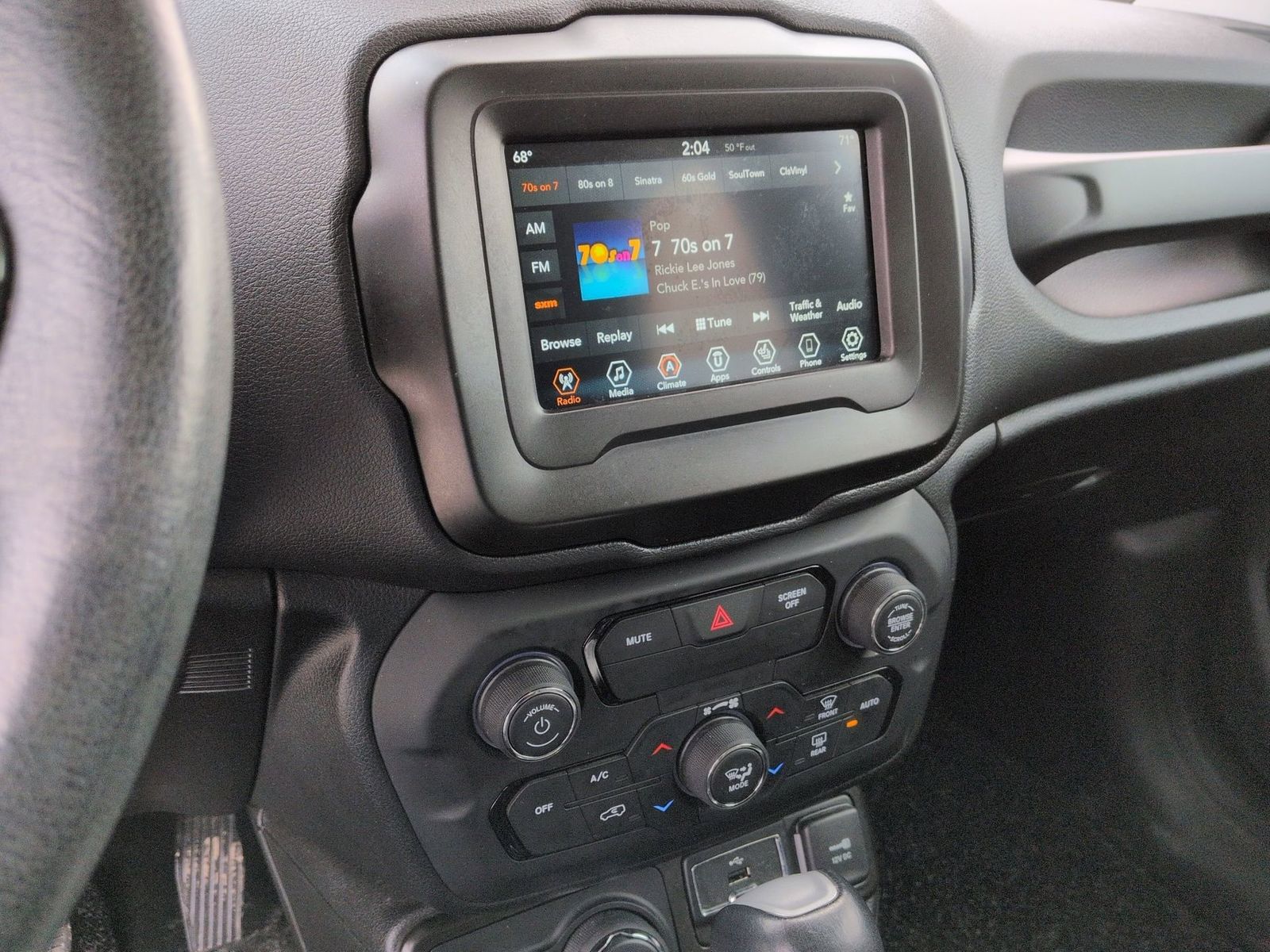 Thumbnail: 2020 Jeep Renegade - 29