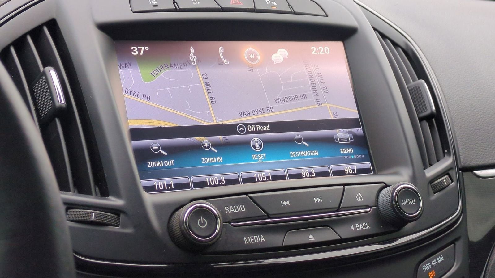 Thumbnail: 2016 Buick Regal - 31