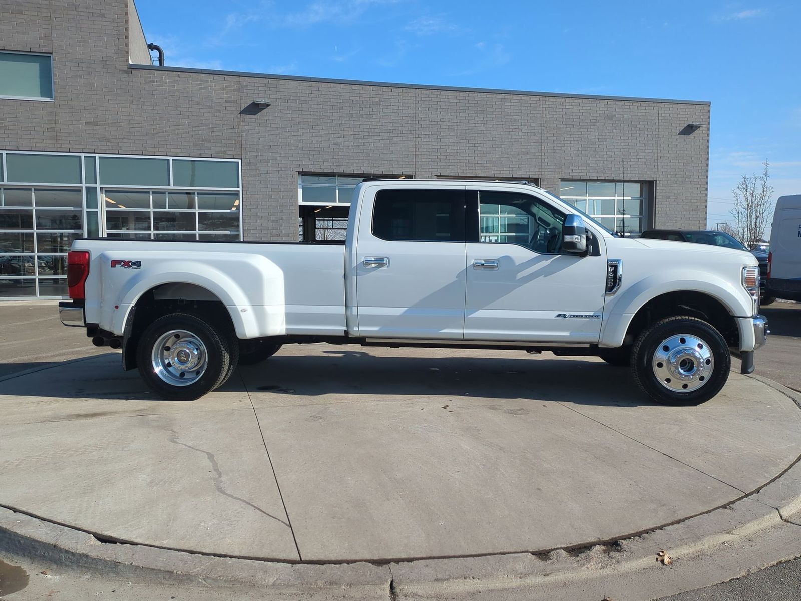 Thumbnail: 2022 Ford F-450 - 9