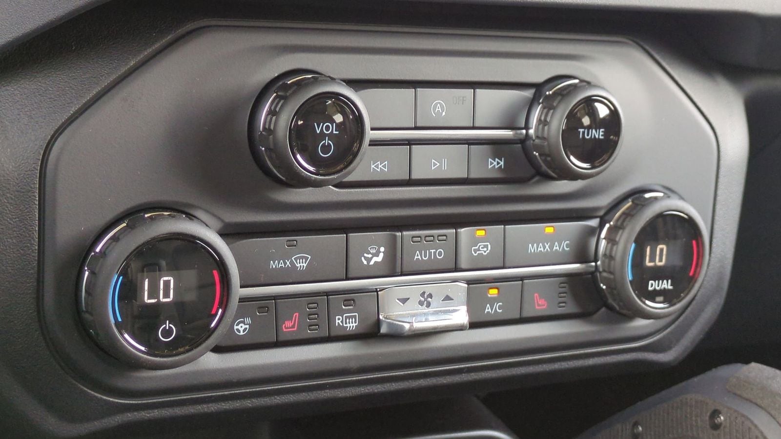 Thumbnail: 2025 Ford Bronco - 28