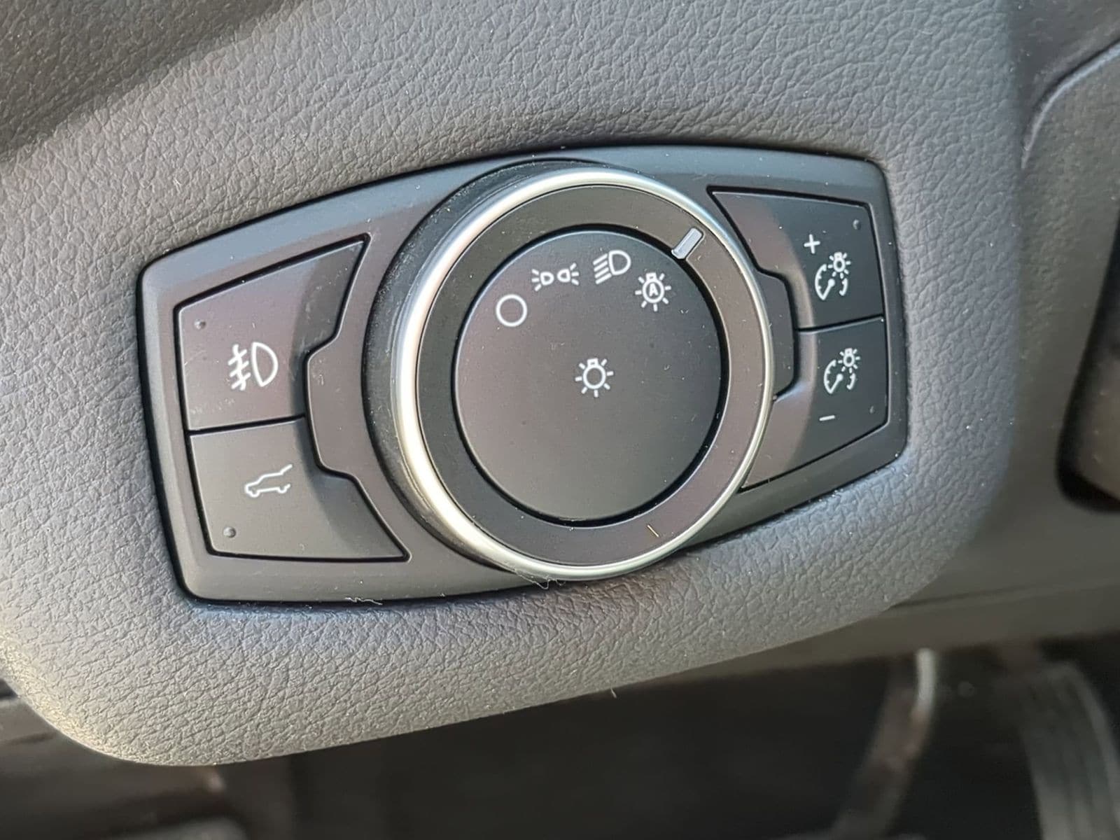 Thumbnail: 2018 Ford Escape - 19