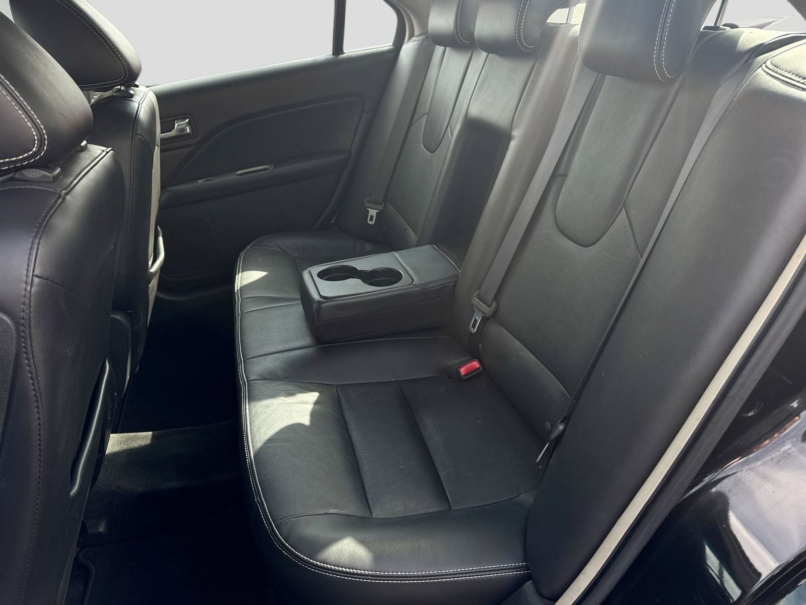 Thumbnail: 2010 Ford Fusion - 11