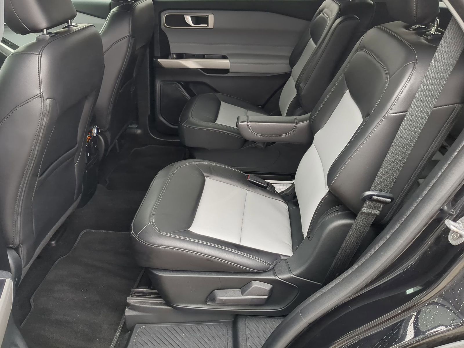 Thumbnail: 2022 Ford Explorer - 23