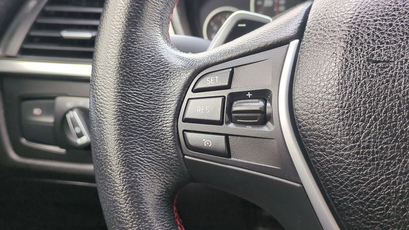 Thumbnail: 2015 BMW 4 Series - 28