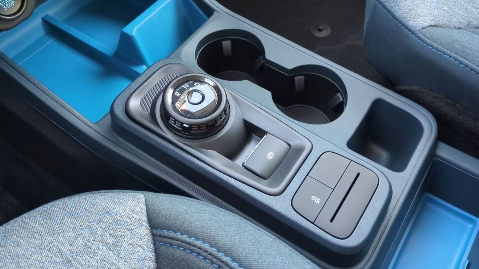 Thumbnail: 2025 Ford Maverick - 31