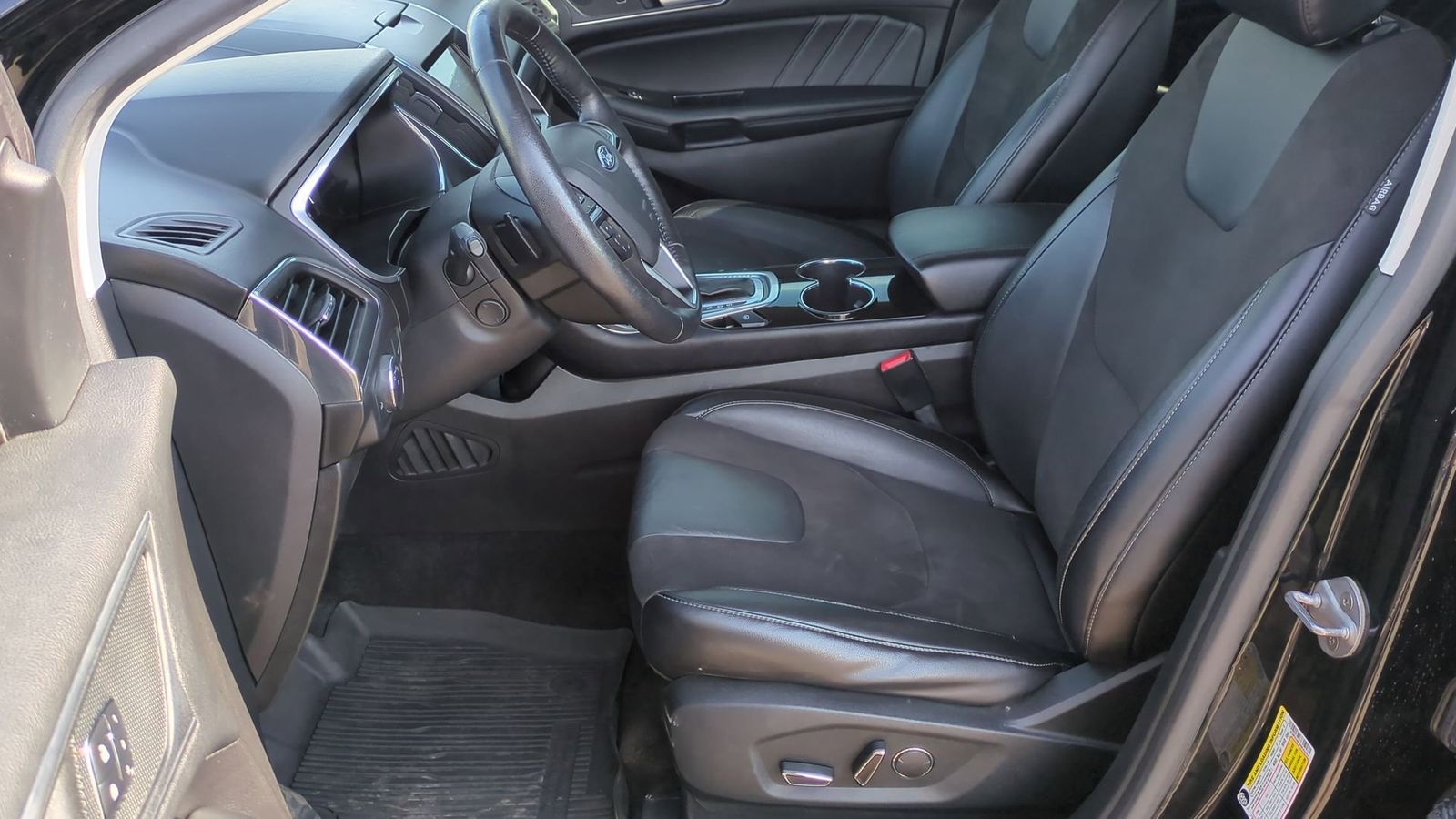 Thumbnail: 2017 Ford Edge - 17