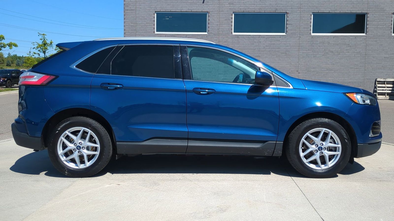 Thumbnail: 2021 Ford Edge - 8