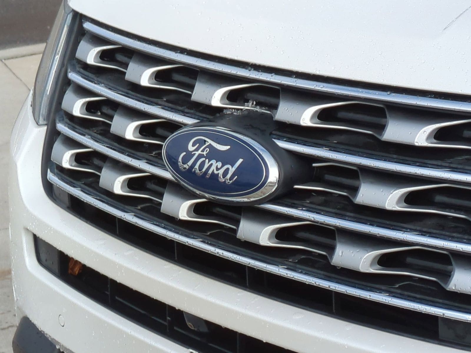 Thumbnail: 2016 Ford Explorer - 14