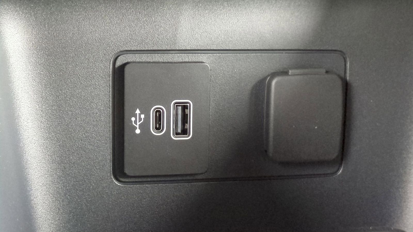 Thumbnail: 2026 Ford Explorer - 30