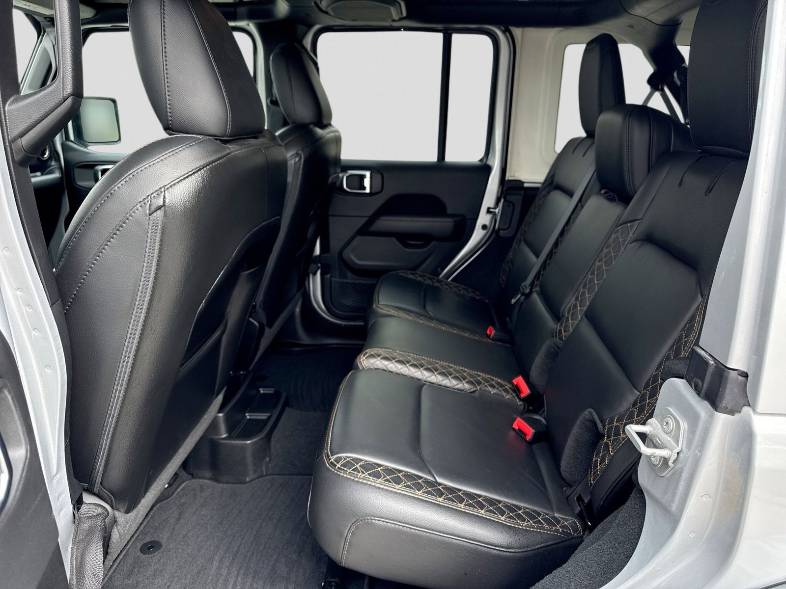 Thumbnail: 2022 Jeep Wrangler - 5