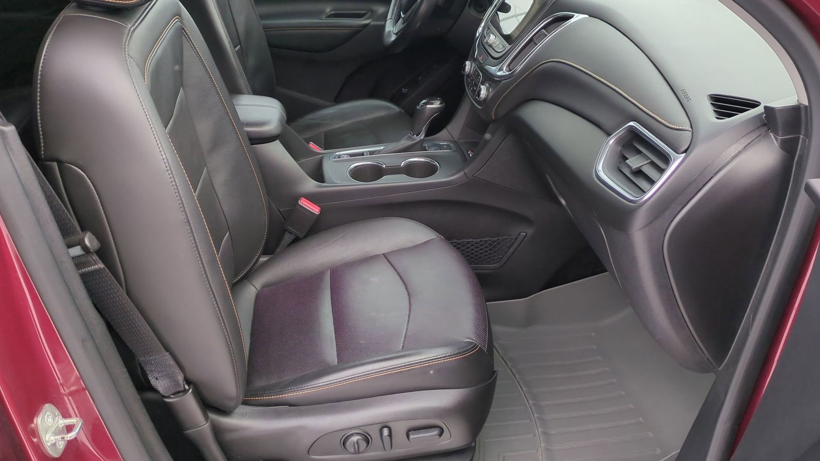 Thumbnail: 2018 Chevrolet Equinox - 24