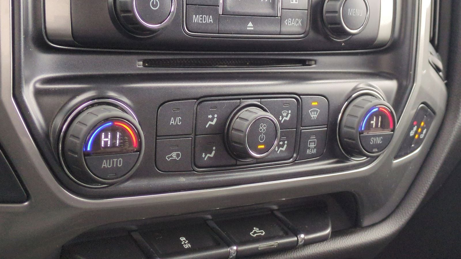 Thumbnail: 2016 Chevrolet Silverado 1500 - 33