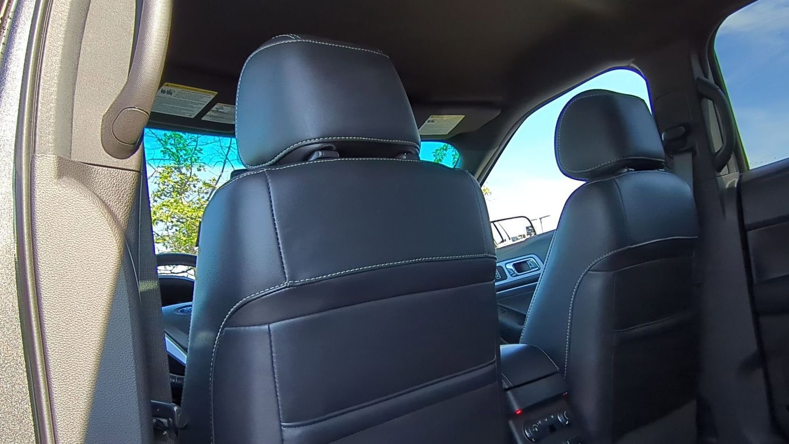 Thumbnail: 2015 Ford Explorer - 19