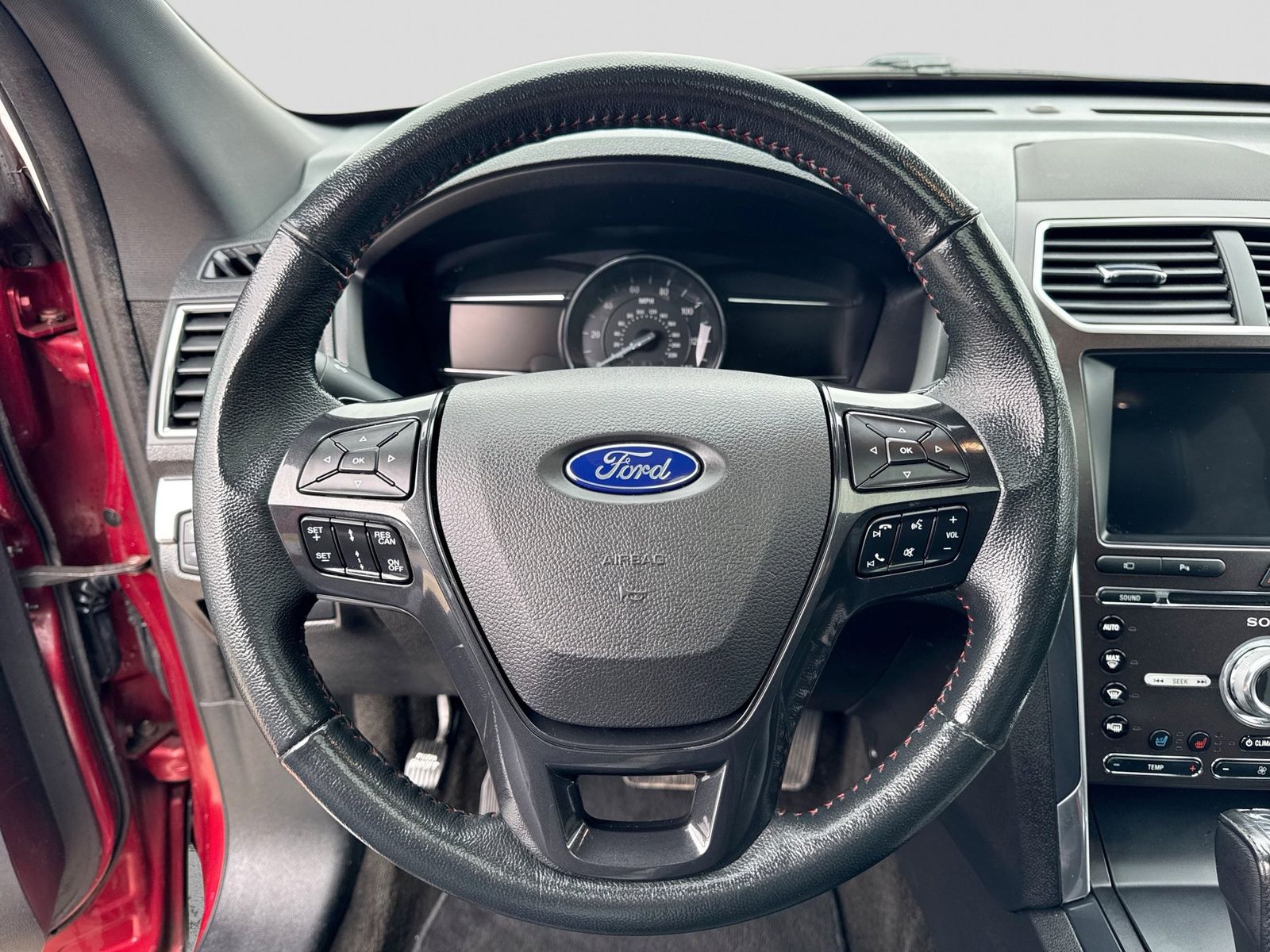 Thumbnail: 2018 Ford Explorer - 24