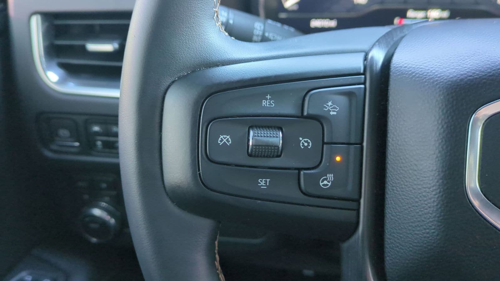 Thumbnail: 2023 GMC Yukon XL - 15