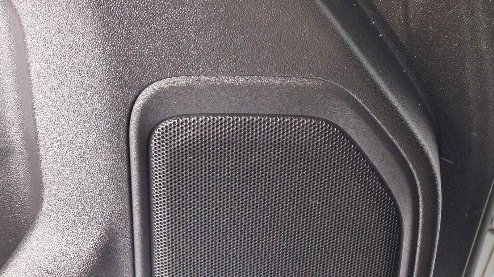 Thumbnail: 2020 Chevrolet Silverado 1500 - 34