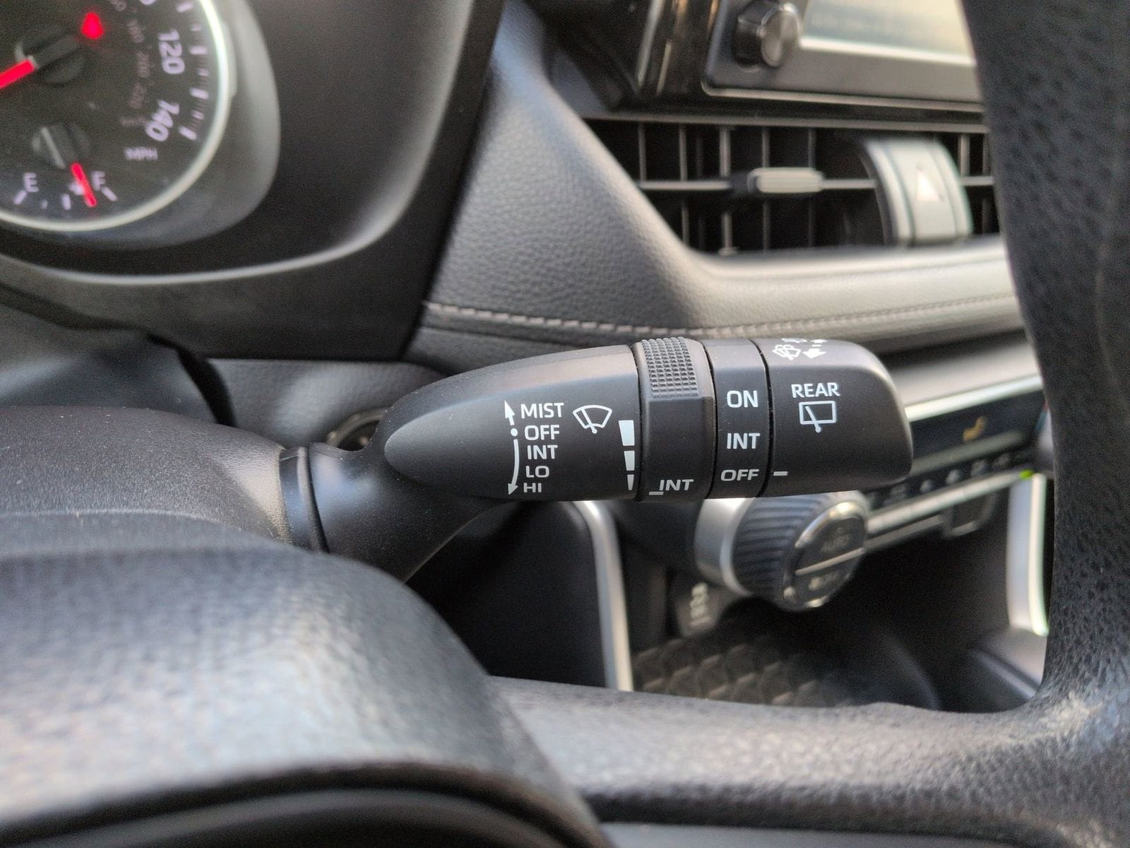 Thumbnail: 2019 Toyota RAV4 - 28