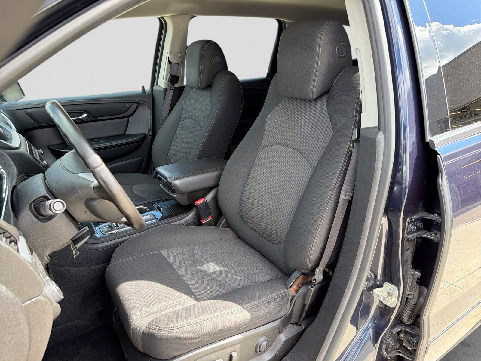 Thumbnail: 2015 Chevrolet Traverse - 19