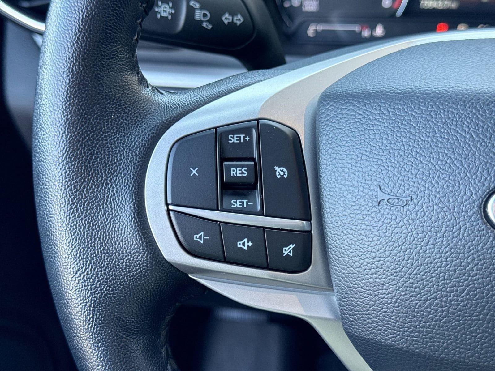 Thumbnail: 2022 Ford Explorer - 27