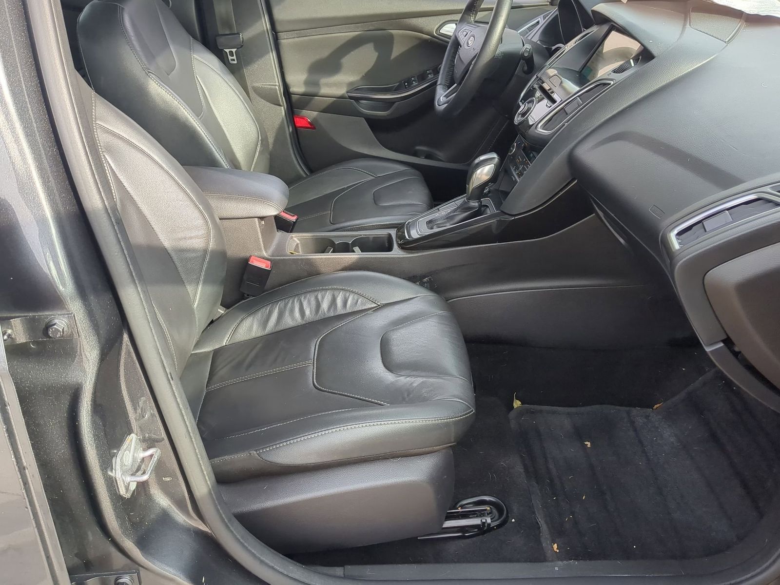 Thumbnail: 2017 Ford Focus - 25